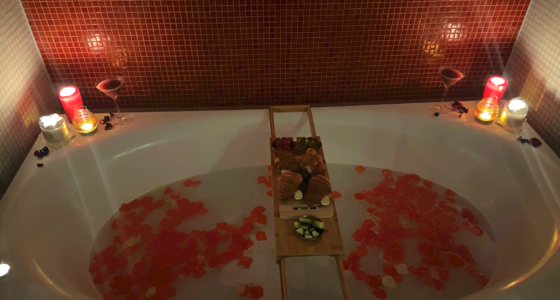 rózsaszirmos fürdő
